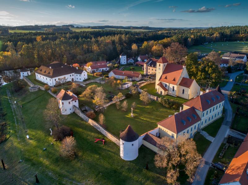 Tvrz Žumberk u Nových Hradů
